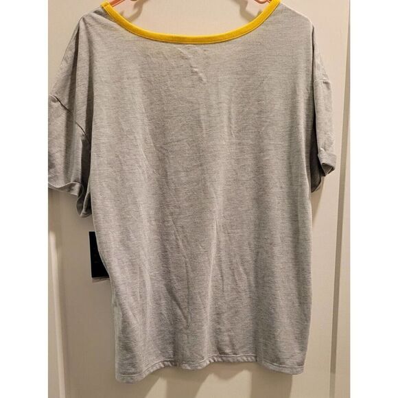 Disney Juniors Mickey Mouse Graphic T-Shirt Gray Hawaii Size XL - Picture 3 of 3